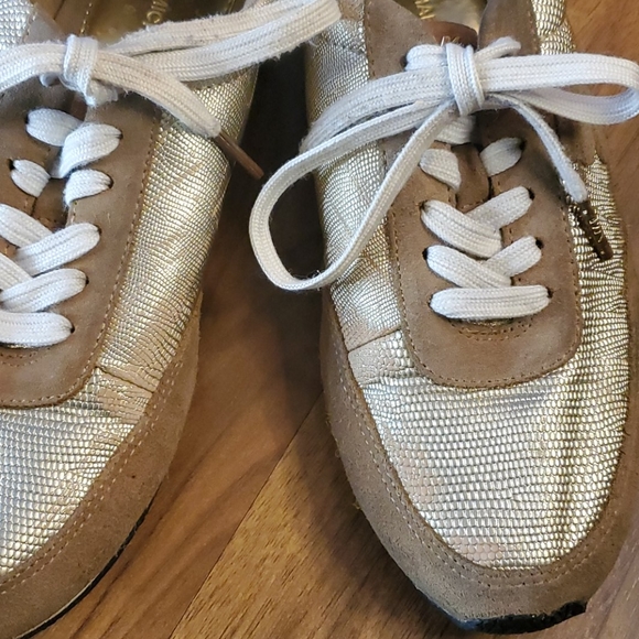 Shoes - Picture 5 of 5